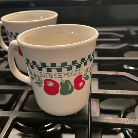 Vintage farm fresh homemade Corningware mugs. Set of 2 EUC!! - Picture 2 of 6